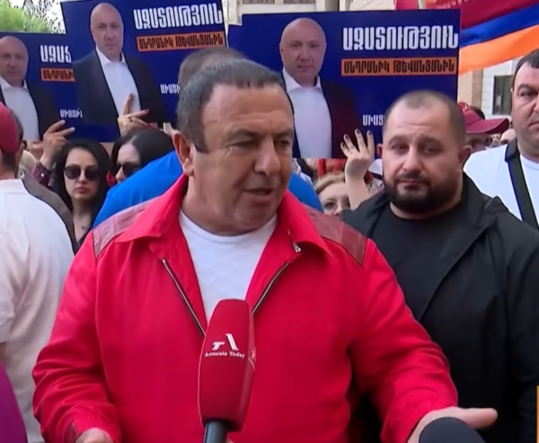 Ծառուկյանը քար գողացո՞ղ է, Ծառուկյանը եկեղեցի կառուցող է. Գագիկ Ծառուկյանը՝ Փաշինյանին