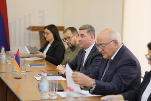 Քարոզարշավի ժամանակ քաղաքական ուժերը ունեցել են հավասար հնարավորություններ․ Սանոսյանը՝ Դեժոնյեին