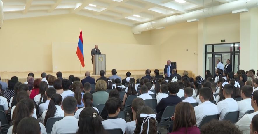 Դպրոցը պետք է դառնա միջավայր, որտեղ երեխաները ձեռք կբերեն իրենց ցանկացած հաջողություններին հասնելու հմտություններ. Փաշինյան (տեսանյութ)