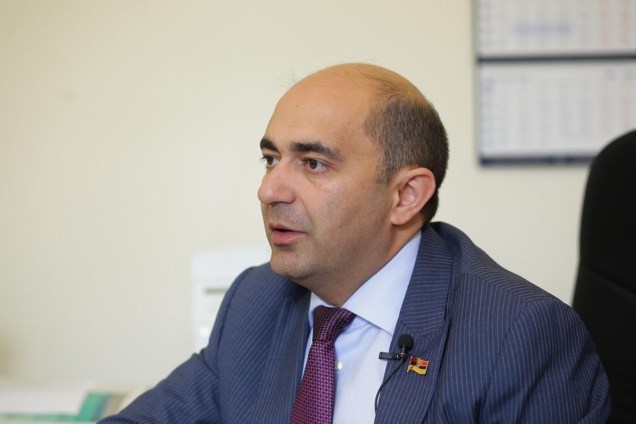 Ես իրեն պատասխանելու բան չունեմ, մեր քաղաքական կալիբրները շատ տարբեր են․ Մարուքյանը՝ Պապոյանին