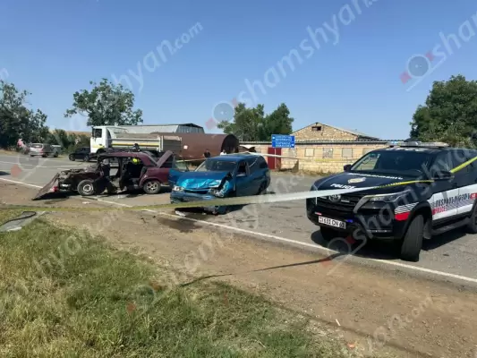 Խոշոր ավտովթար Տավուշի մարզում․ բախվել են «Opel»-ը և «ՎԱԶ 21-07»-ը․ ընտանիքի 7 անդամներ, որոնցից 4 երեխաներ են, տեղափոխվել են հիվանդանոց