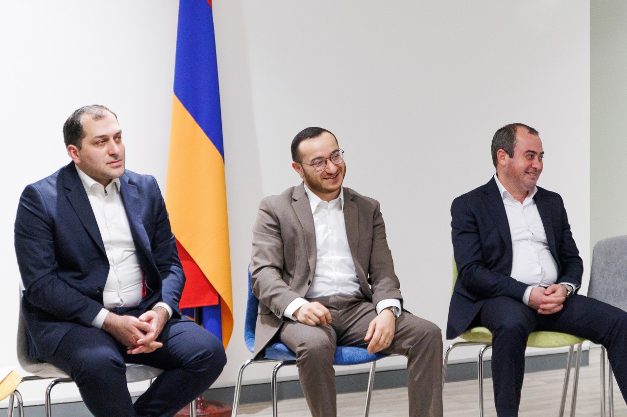 Բաց երկխոսություն տեխնոլոգիական թեմաների շուրջ. Մխիթար Հայրապետյանը հանդիպել է LinkedIn-ի հայաստանյան համայնքի ներկայացուցիչներին