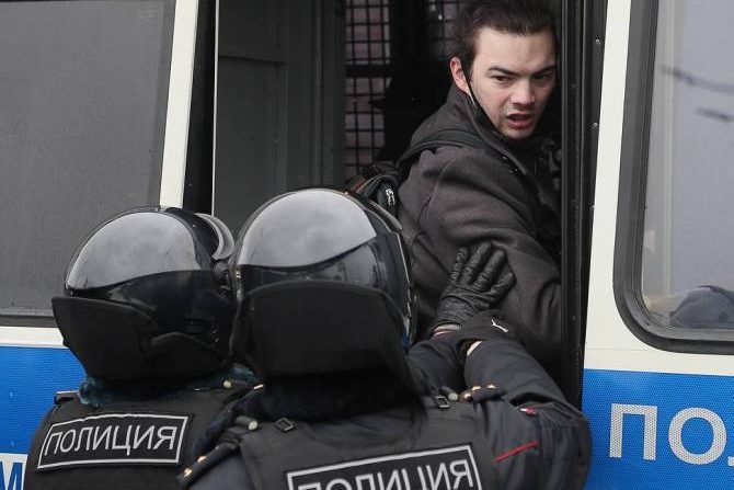 Ռուսաստանում չարտոնագրված ցույցերի ընթացքում ձերբակալվել է շուրջ 60 լրագրող