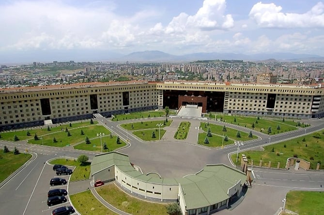 ՊՆ պաշտոնատար անձինք օտարել են Գեղարքունիքի մարզի Բերդկունք համայնքում գտնվող զորամասի տարածքը