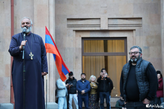 15:30-ին լինել նշված վայրերում` խաղաղ երթով շարժվելով Ազատության հրապարակ. հայտարարություն