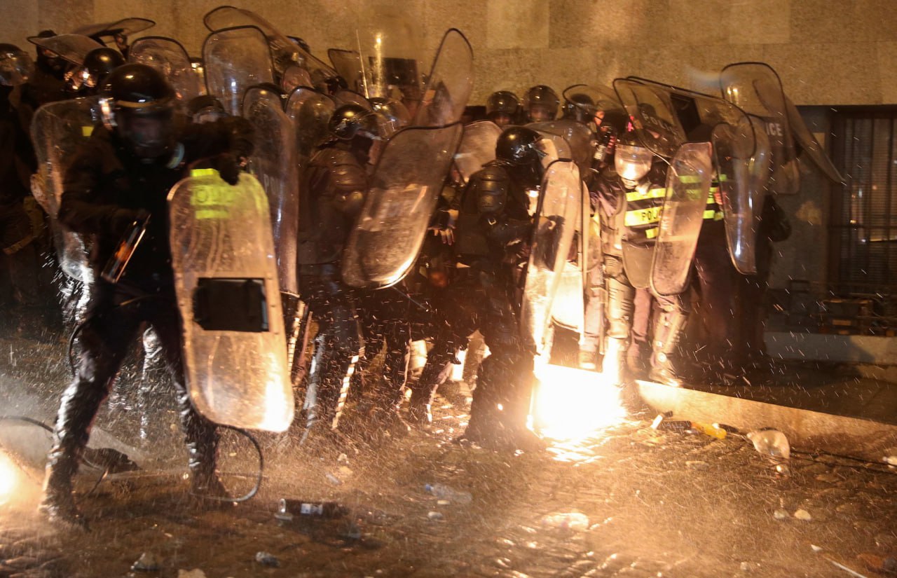 Թբիլիսիում բողոքի ակցիան վերածվել է զանգվածային բախումների․ կան տուժածներ․ տեսանյութ