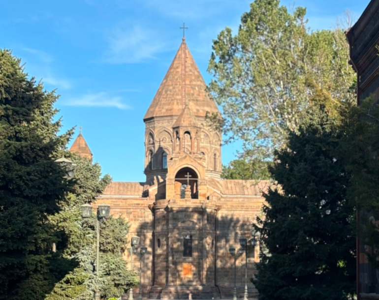 Մայր Աթոռ Սուրբ Էջմիածինը խստորեն դատապարտում է Հովհաննավանքում անհարիր միջոցառումների, այս պարագայում՝ խնջույքի անցկացումը
