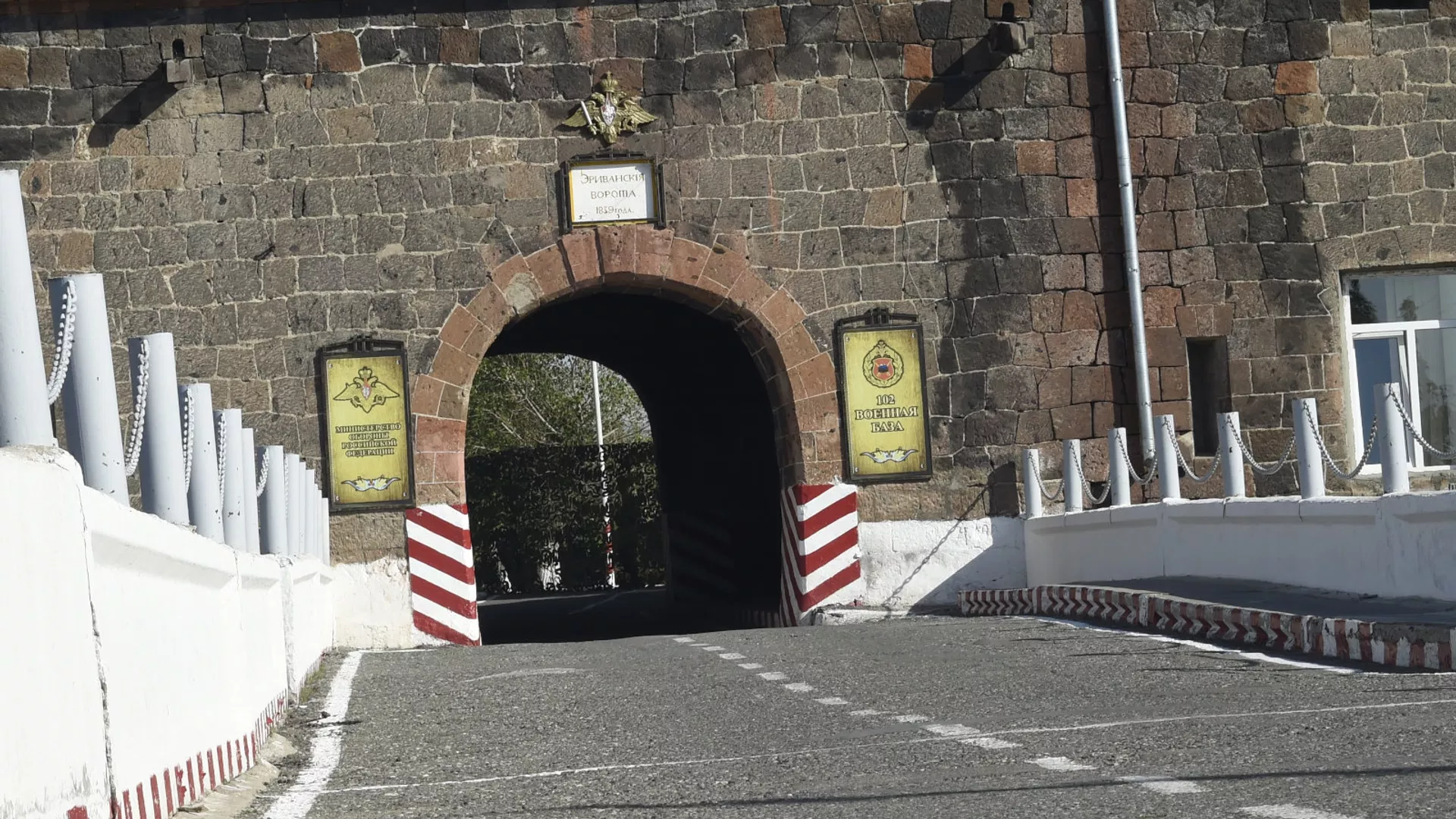 ՀՀ ԶՈւ-ն պատրա՞ստ է այդ բեռը վերցնել․ պատգամավորը՝ 102-րդ ռազմաբազայի դուրսբերման մասին