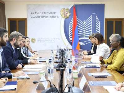 Պապոյանը և ՀԲ տարածաշրջանային տնօրենը քննարկել են ՀՀ տնտեսական աճին միտված նախարարության դիրքորոշումները