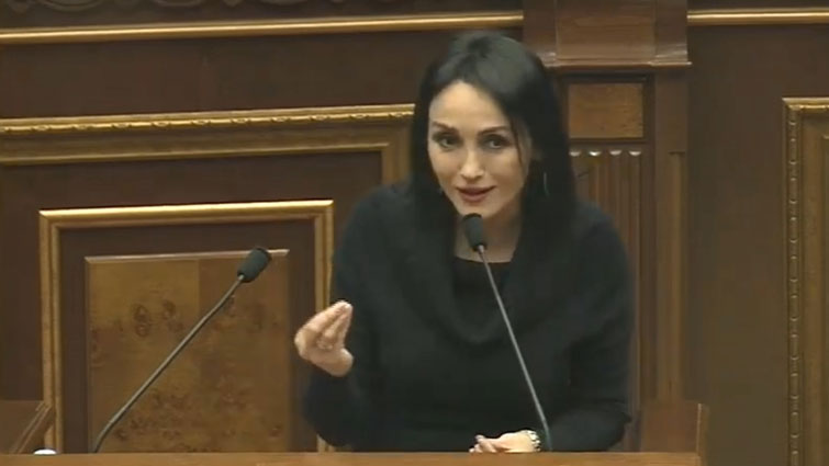 Ես կարող եմ գնալ, կրկին ծննդաբերել. Լուսինե Բադալյան