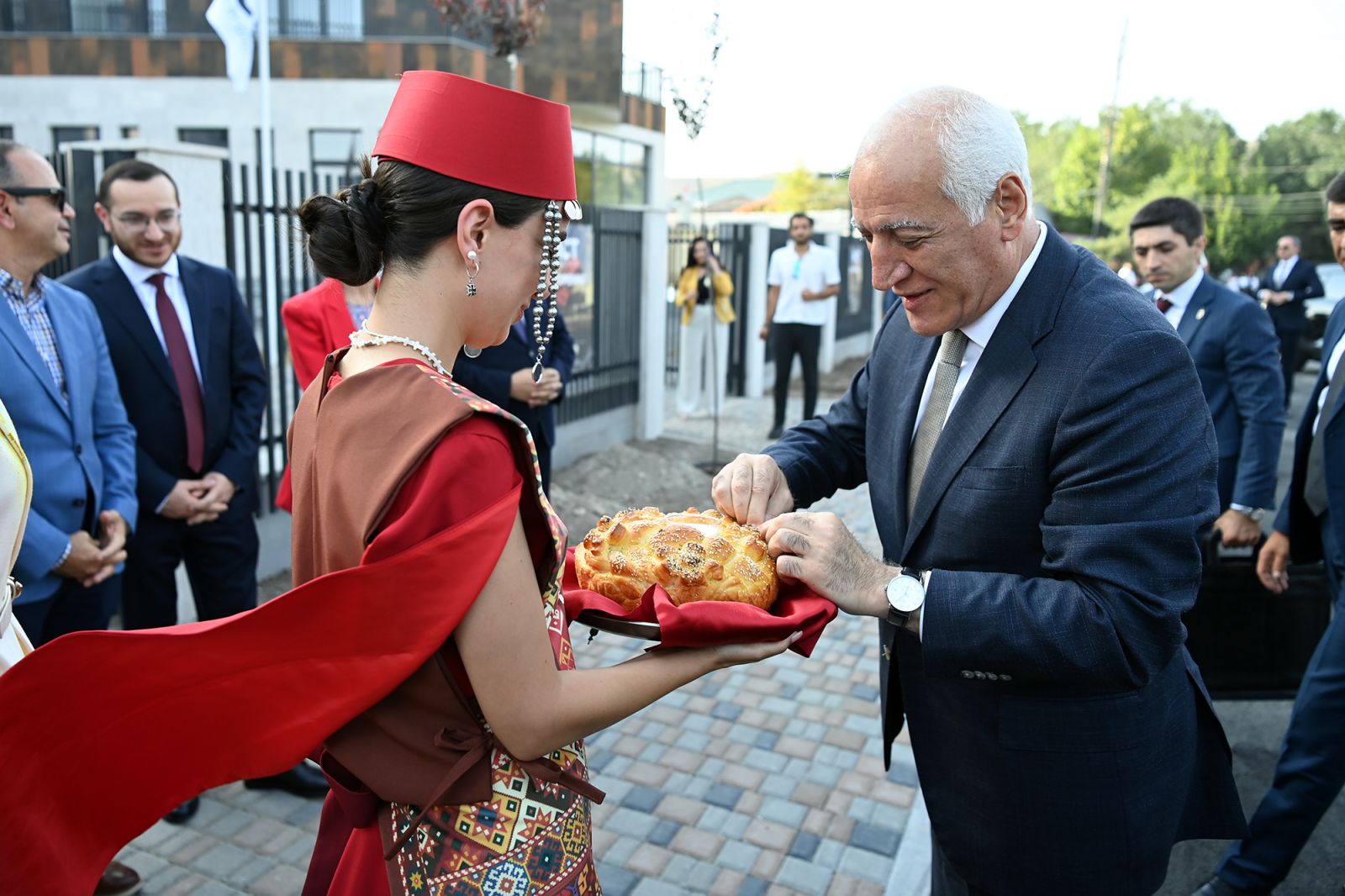 ՀՀ նախագահը մասնակցել է «Հայկական ստեղծարար տեխնոլոգիաների» քոլեջի բացմանը