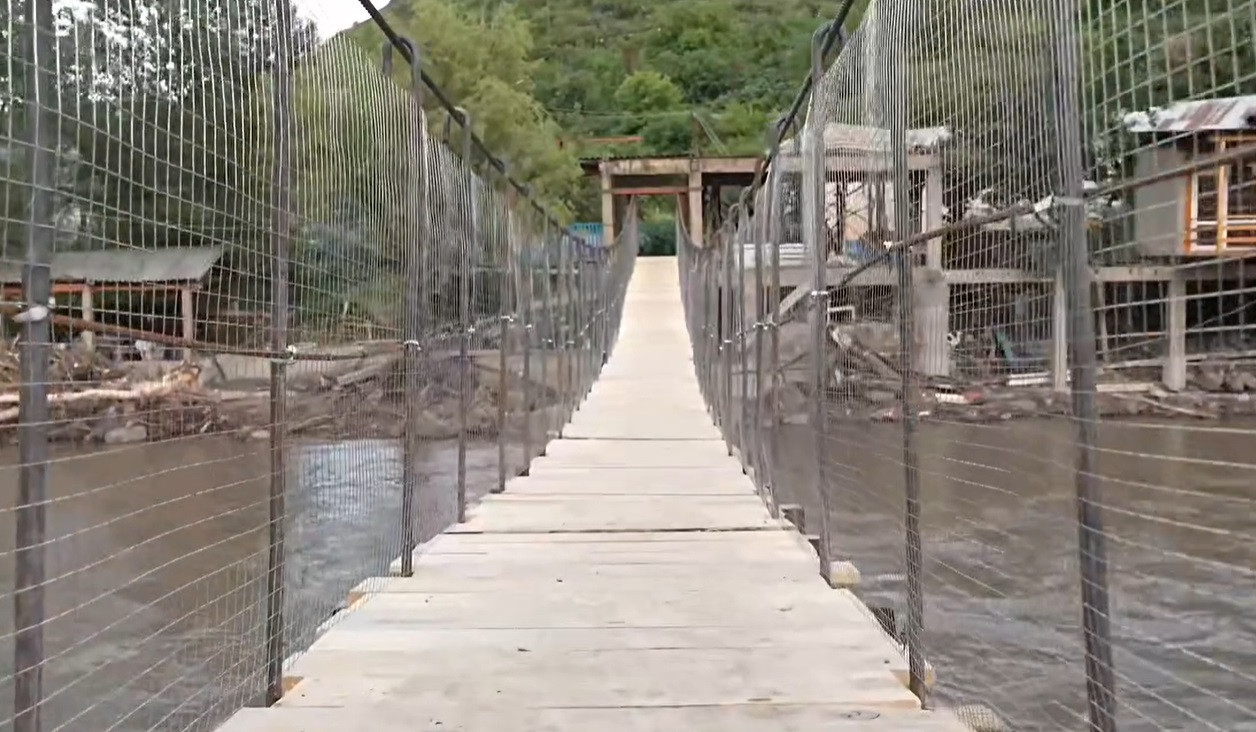 Արեն Մկրտչյանը տեսանյութ է հրապարակել, որտեղ Քարկոփի հետիոտնային նոր, ժամանակավոր կամուրջն է