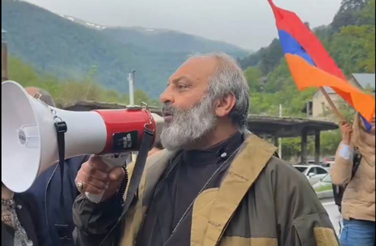 Վեհափառ Հայրապետը օրհնել է, այլ ոչ թե առաջնորդում է շարժումը. Բագրատ Սրբազան