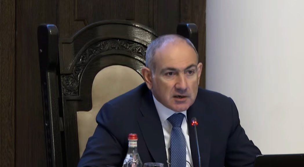Մարդիկ ակնկալում էին, որ հեղափոխական խմբերը կմտնեն, կասեն՝ հլը փողերդ հանի, սեյֆդ բացի, պարկը բերեք, լցնենք. Փաշինյան
