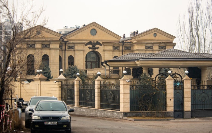 «Հրապարակ»․ Հովիկ Աբրահամյանի առանձնատունը կքանդե՞ն