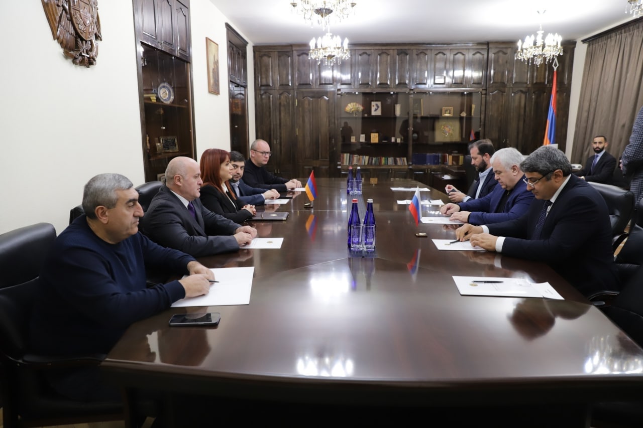 ՌԴ Պետդումայի պատգամավոր Տայսաևը Շիրակի մարզպետին հրավիրել է Մոսկվա