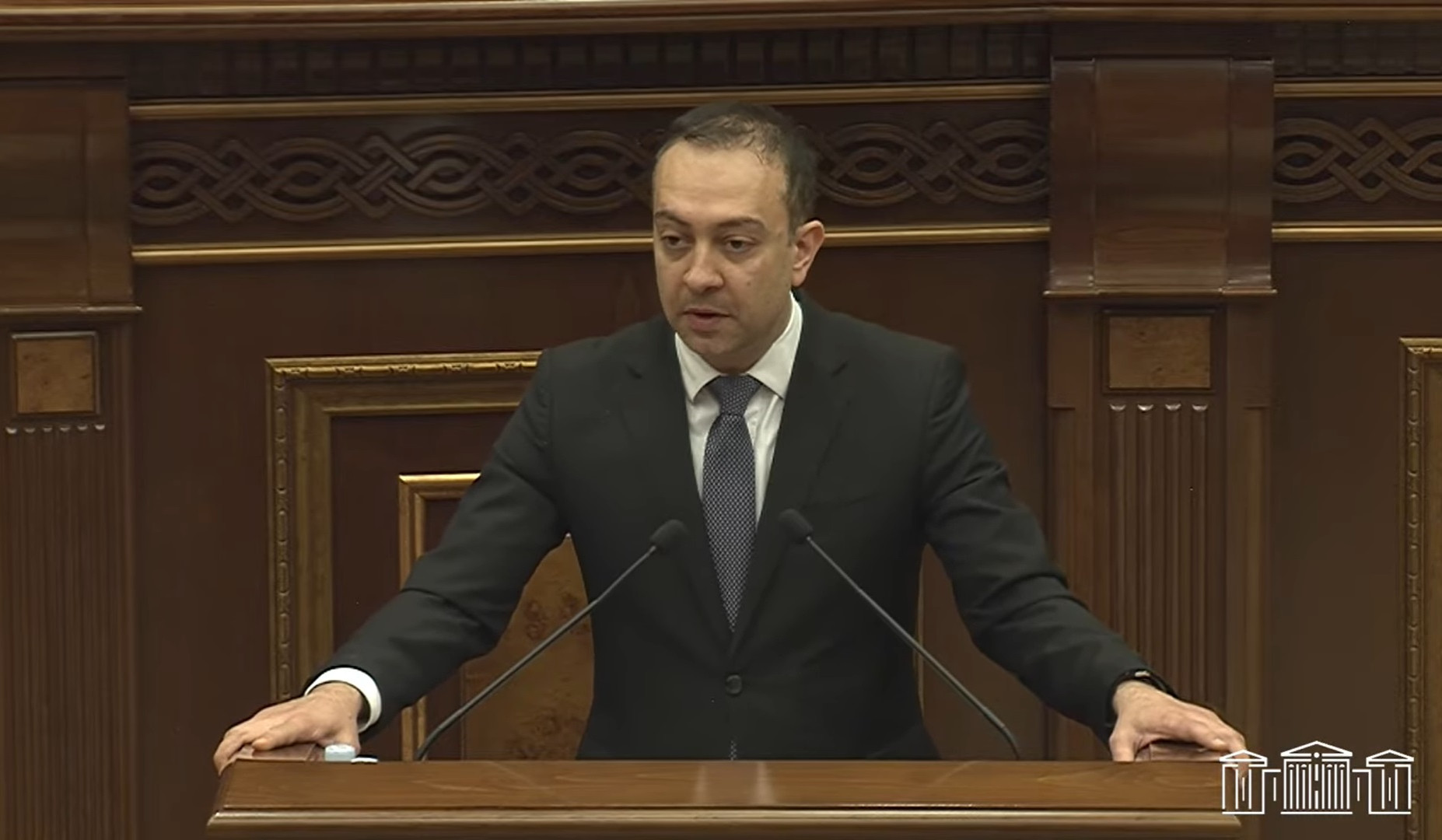 Մինչ օրս չեք կարողանում մարսել 44-օրյա պատերազմից հետո ժողովրդի՝ մեզ տված քվեն. Աղաջանյանը՝ ընդդիմությանը