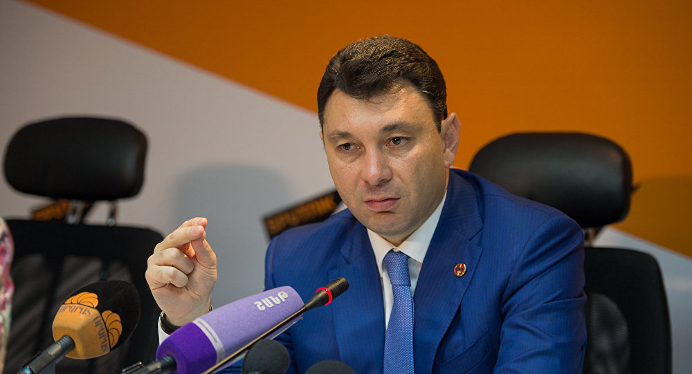 Пашинян говорит о блестящих армяно-российских отношениях, но не может защитить национальные интересы в этих отношениях: Шармазанов