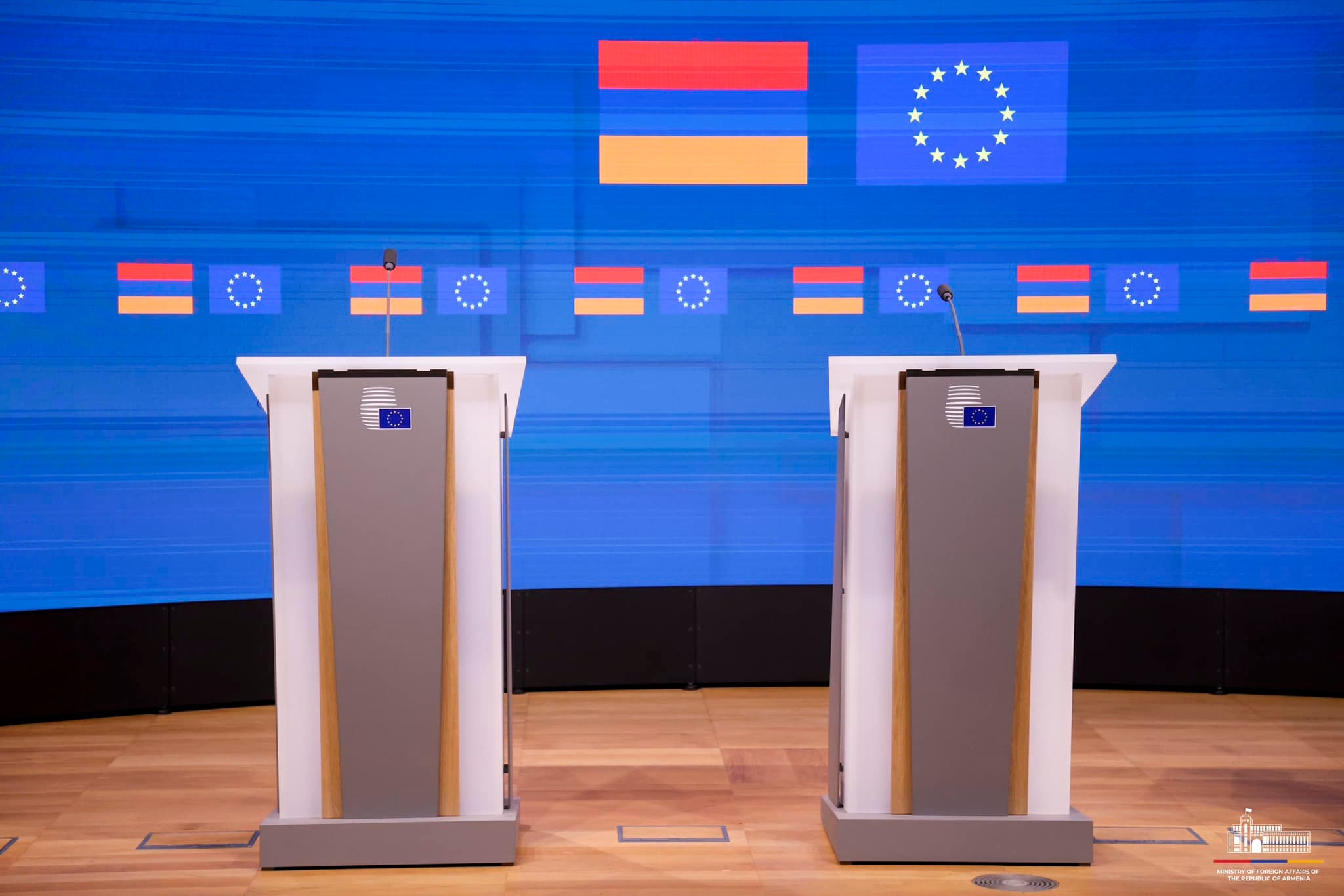 Բրյուսելում մեկնարկել է Միրզոյանի ու Բորելի համատեղ ասուլիսը