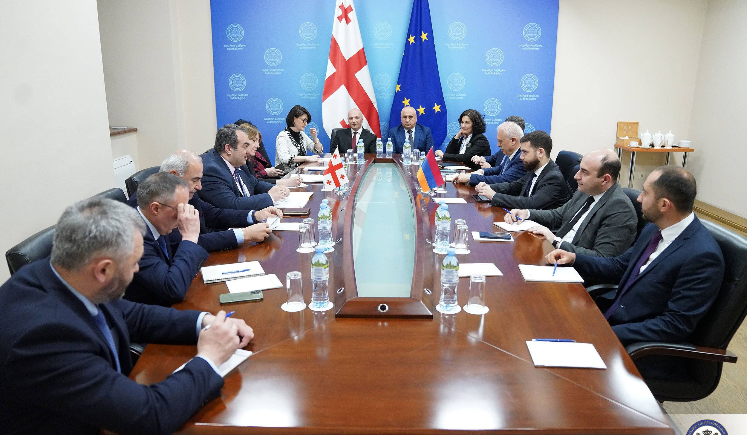 Սահմանազատման գործընթացը երկկողմ օրակարգի առաջնահերթություն է. Քաղաքական խորհրդակցություններ՝ Հայաստանի և Վրաստանի միջև