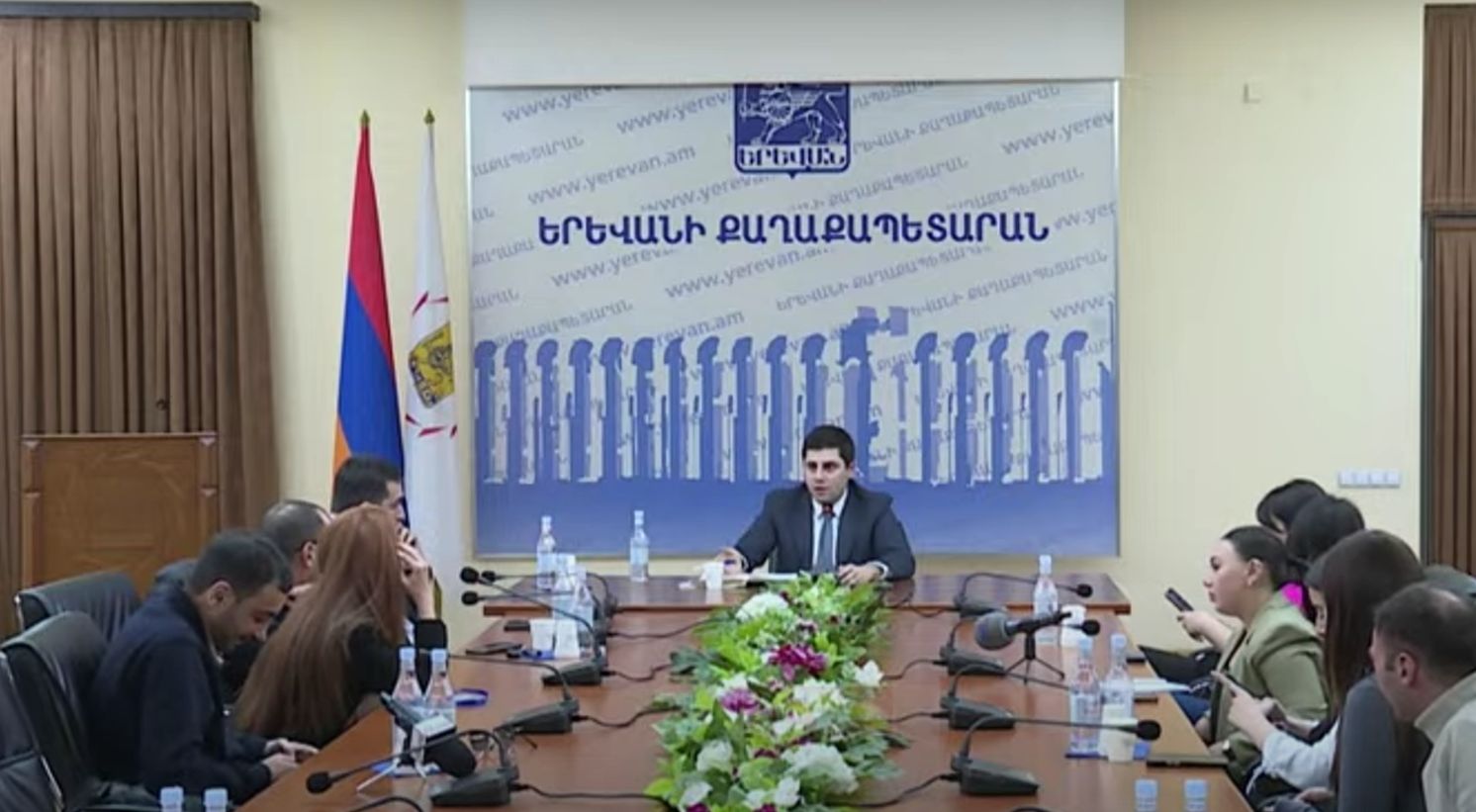Տրանսպորտի տոմսային համակարգի ներդրումն ու խնդիրները. փոխքաղաքապետի ասուլիսը՝ ուղիղ