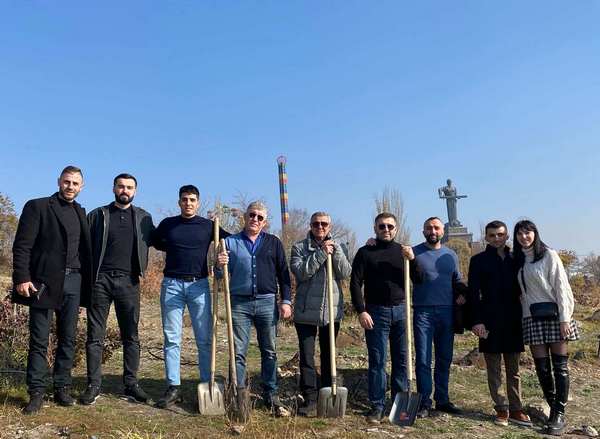 Представители Союза армян Украины дали старт программе «Приехал в Армению – посади дерево»