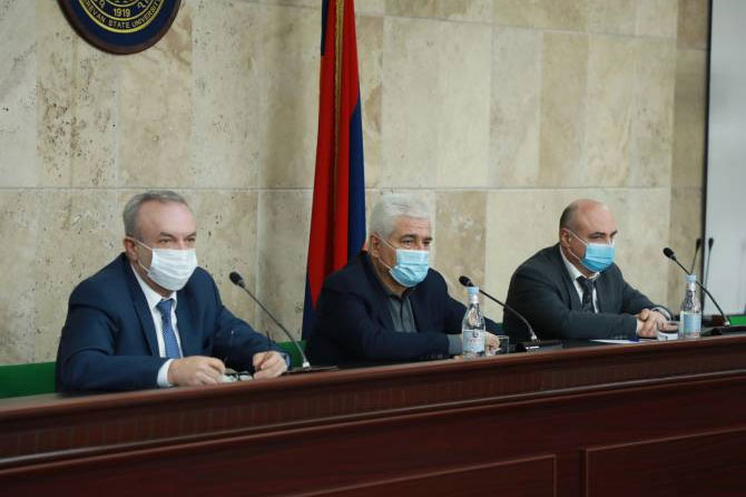 Դումանյանն անդրադարձել է պատերազմին մասնակից ուսանողների ուսման վարձի փոխհատուցման ծրագրին