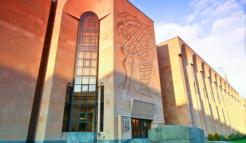 «Կնոջ զգեստապահարանի գաղտնիքը». ցուցահանդես Երևանի պատմության թանգարանում
