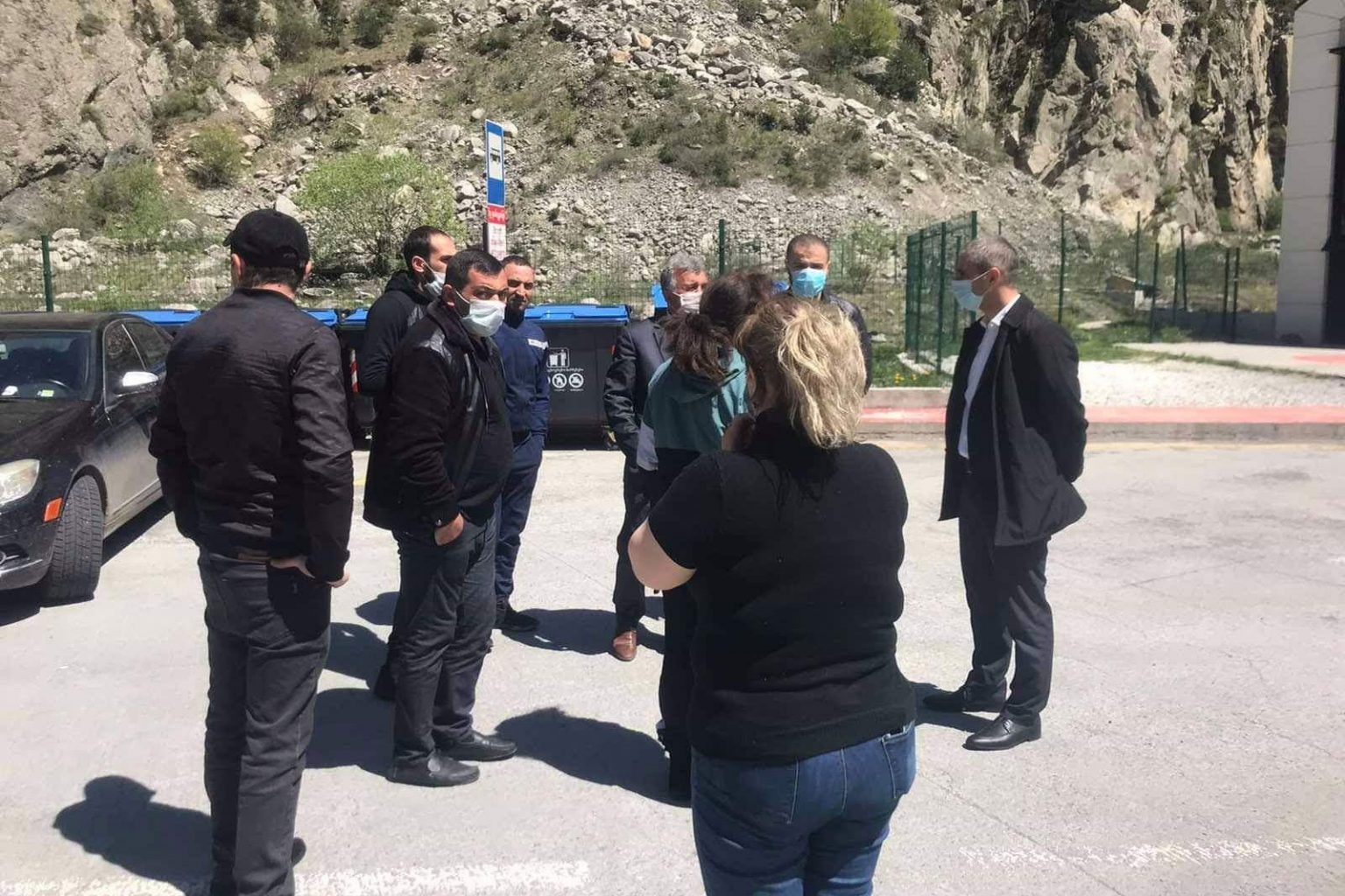 Լարսում մնացած վեց մարդ տեղի հյուպատոսի ու գործարարի ջանքերով ինքնաթիռով կտեղափոխվի ՀՀ