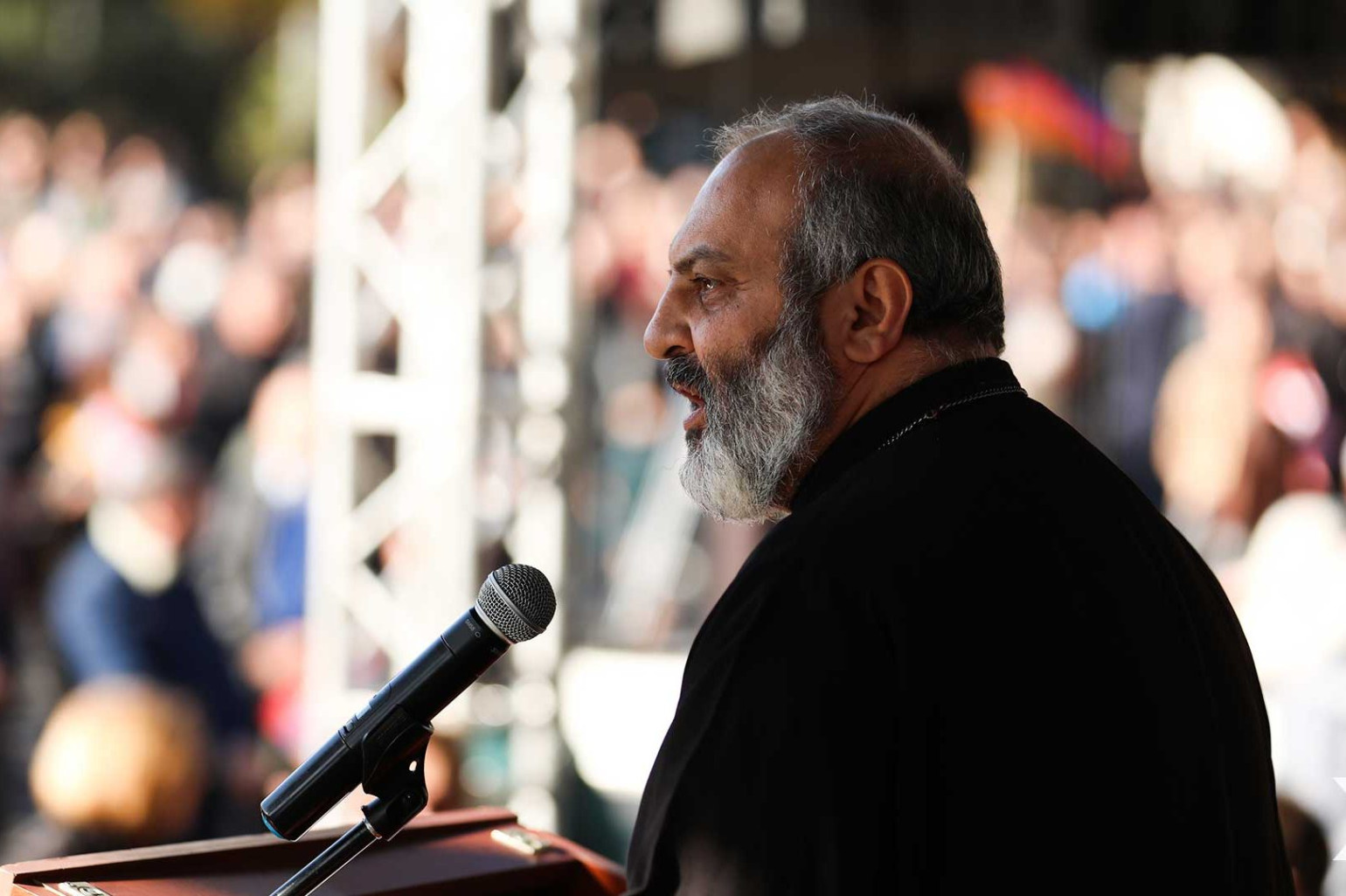 Ես՝ բանտում, դու՝ ոչ, բայց ես՝ ազատ, իսկ դու՝ ոչ. Բագրատ Սրբազանը՝ Նիկոլ Փաշինյանին