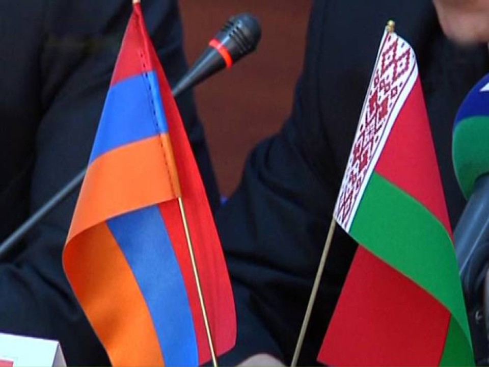 Politico: Беларусь поставляла оружие в Азербайджан, тем самым предав Армению