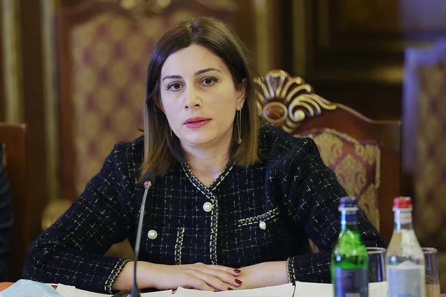 Ավանեսյանը ներկայացրել է հաշվեհամարը, որին պետք է փոխանցել ապահովագրավճարը