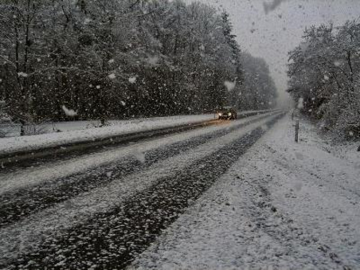 Գեղարքունիքի, Լոռվա և Վայոց Ձորի որոշ ճանապարհներին ձյուն է տեղում․ Լարսը բաց  է