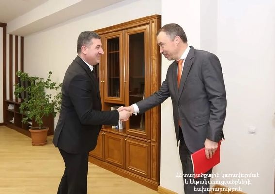 Իմ մանդատի շրջանակներում կփորձեմ օգնել Հայաստանին և Ադրբեջանին հաղթահարել հակամարտությունը. Տոյվո Կլաարը՝ Գնել Սանոսյանին