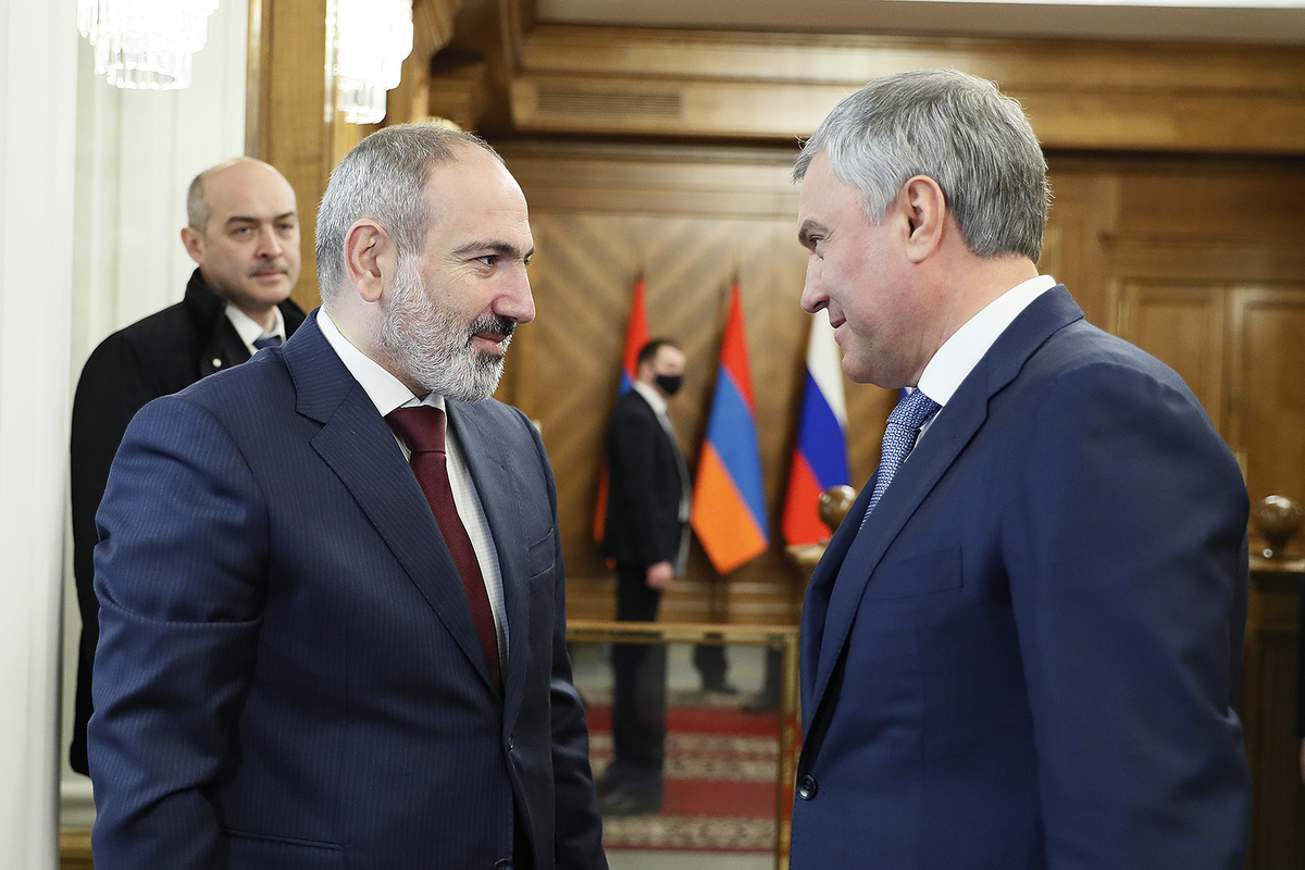 Փաշինյան-Վոլոդին հանդիպման մասին լուրը խմբագրվել է. ԼՂ-ին վերաբերող հատվածից հանվել է «վերջնական» բառը