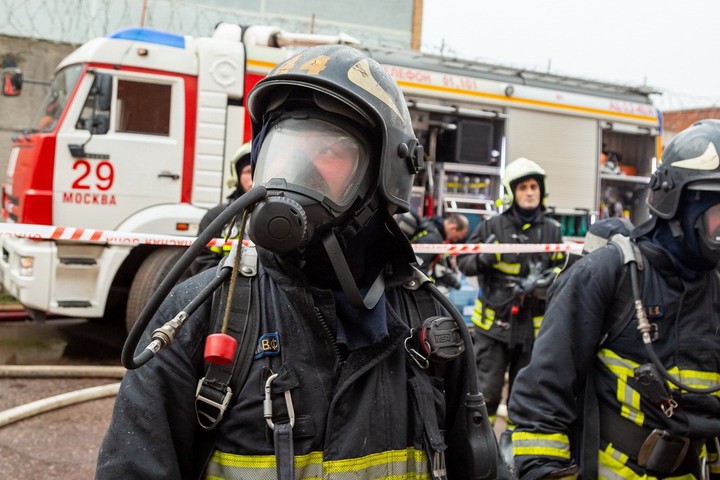 В Москве четыре человека погибли при пожаре в многоэтажном доме