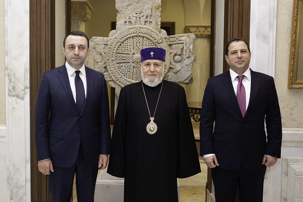  Կաթողիկոսն ընդունել է Վրաստանի պաշտպանության նախարարին 