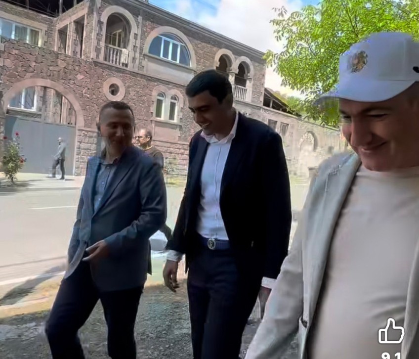 Ասել ենք՝ աշխատանքային հարաբերությունները պետք է պահպանվեն՝ անկախ քաղաքական հայացքներից. Սյունիքի մարզպետը՝ երբեմնի ընդդիմադիր համայնքապետերի մասին