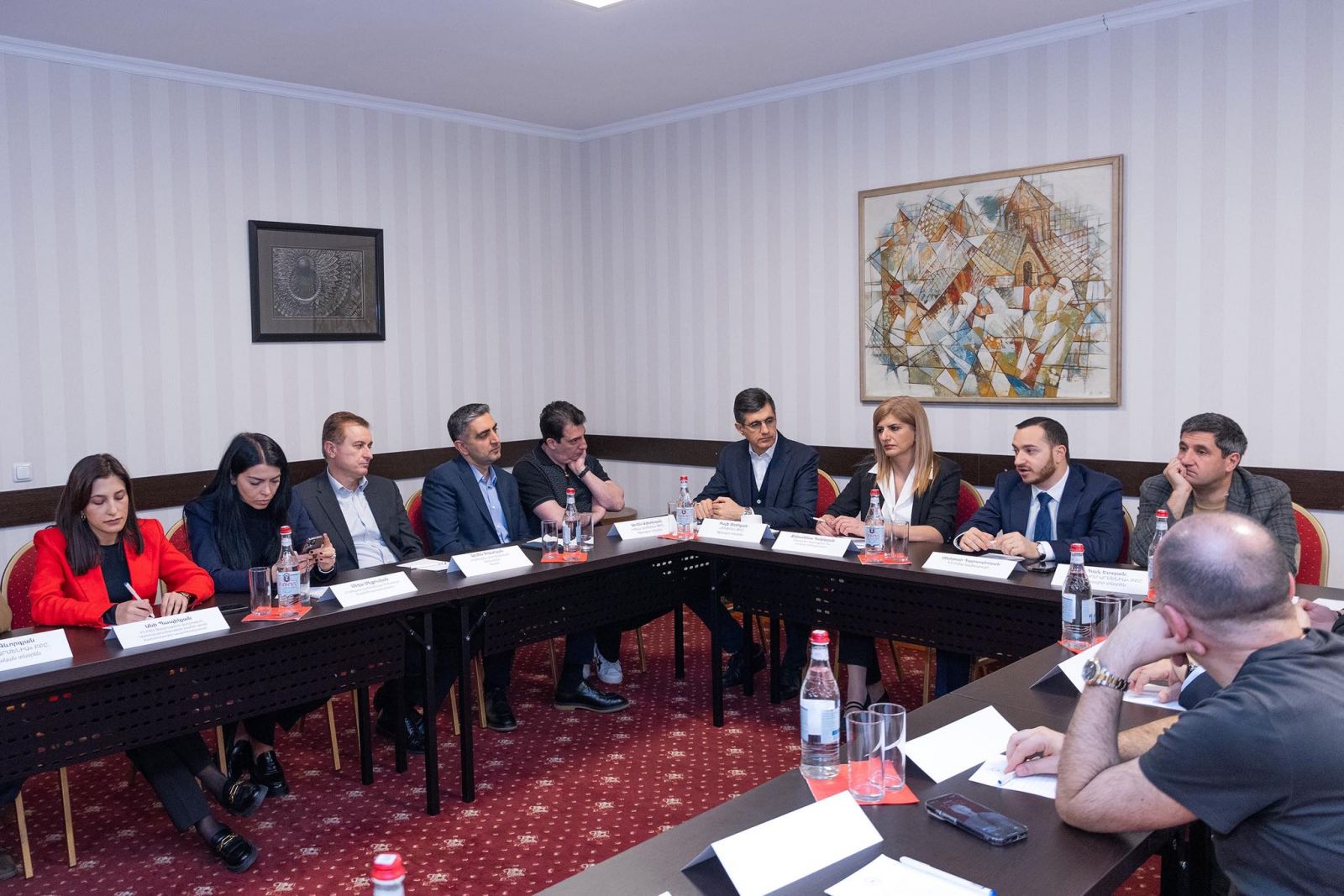 Երեխաների առցանց անվտանգության ապահովումը շարունակում է մնալ Կառավարության ռազմավարական առաջնահերթություններից մեկը. Հայրապետյան
