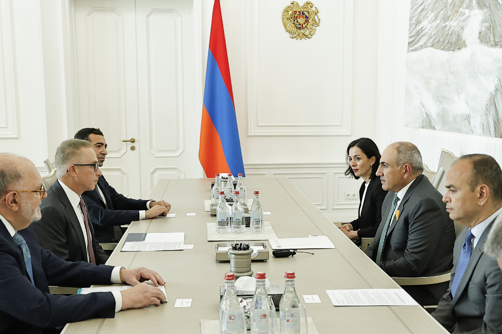 Վարչապետն AMAA բարեգործական ՀԿ–ի նախագահի հետ քննարկել է Վարդենիսում նոր կրթահամալիրի կառուցմանը վերաբերող հարցեր