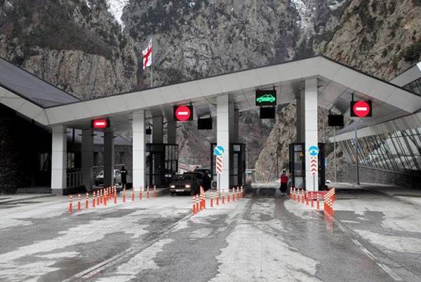 Լարսը բաց է բոլոր տեսակի ավտոմեքենաների համար