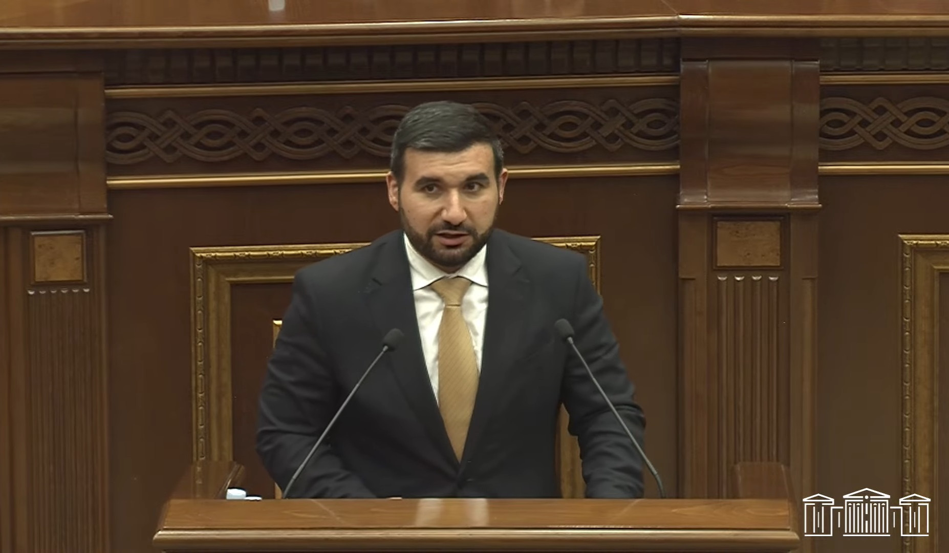 Քննարկում ենք զինծառայողներին և բանակին վերաբերող շատ կարևոր հարց, ու մեր ընդդիմությունն այստեղ չէ. Ալեքսանյան
