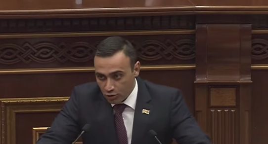 «Քուչի պանյատներո՞վ եք պատկերացնում էս երկրի կառավարումը»․ լարված իրավիճակ՝ Չախոյանի ելույթի ժամանակ