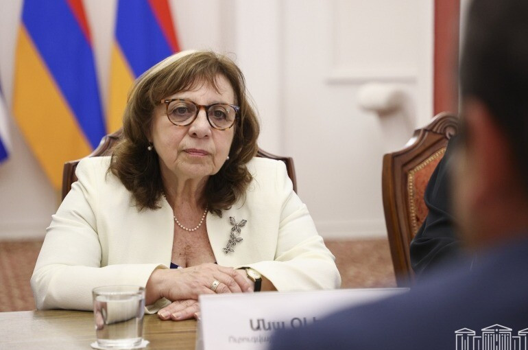 Վերադառնալուն պես ներկայացվածը կպատմեմ գործընկերներիս. Ուրուգվայի Ներկայացուցիչների պալատի նախագահը հանդիպել է արցախցի ընտանիքների հետ