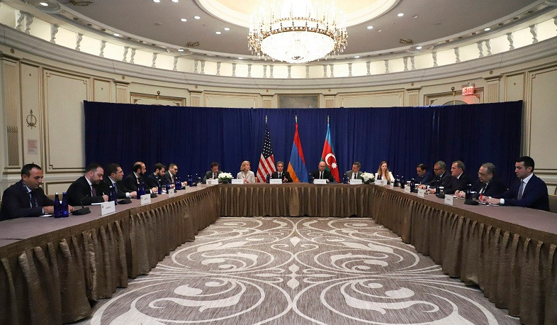 В Нью-Йорке стартовала трехсторонняя встреча министра иностранных дел Армении, госсекретаря США и министра иностранных дел Азербайджана