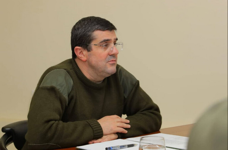 ԱՀ նախագահը խորհրդակցություն է հրավիրել․ քննարկվել են բնակչության սոցաջակցության ծրագրերի և ենթակառուցվածքների վերականգնման հարցերը