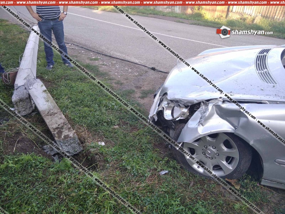 Տավուշի մարզում 34-ամյա վարորդը Mercedes-ով բախվել է բետոնե էլեկտրասյանը, տապալել այն