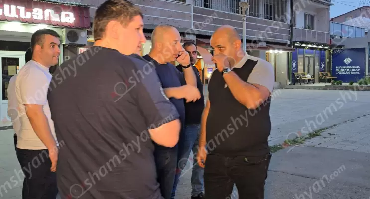 Կրшկոցներ Երևանում՝ «Քաղաքացիական պայմանագիր» կուսակցության մոտ․ կա վիրшվոր․ հայտնաբերվել են կրшկված պարկուճներ․ կրшկողին, ով Արեշում հայտնի «Սամիկոյի» տղան է