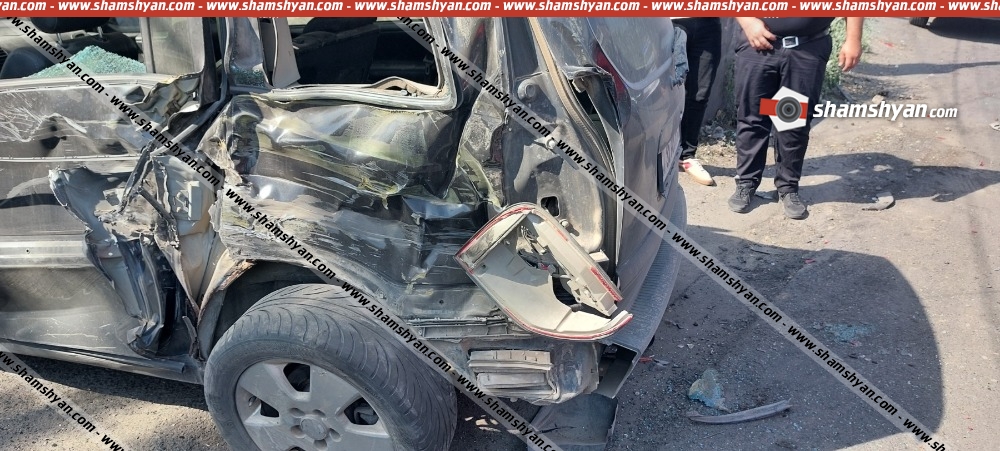 Երևանում Mercedes Evacuator-ը բախվել է կայանված Mercedes-ին, Opel-ին և Honda-ին