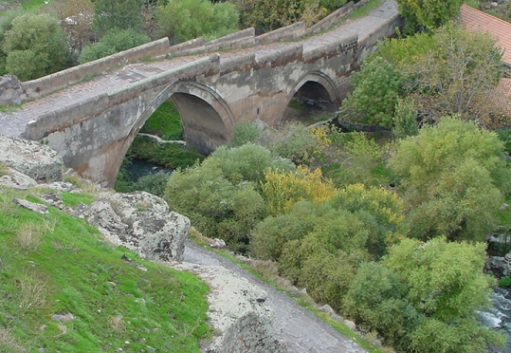 Աշտարակի կամրջից հավանաբար ցած նետված քաղաքացին ստացել է բազմաթիվ կոտրվածքներ. ԱԻՆ